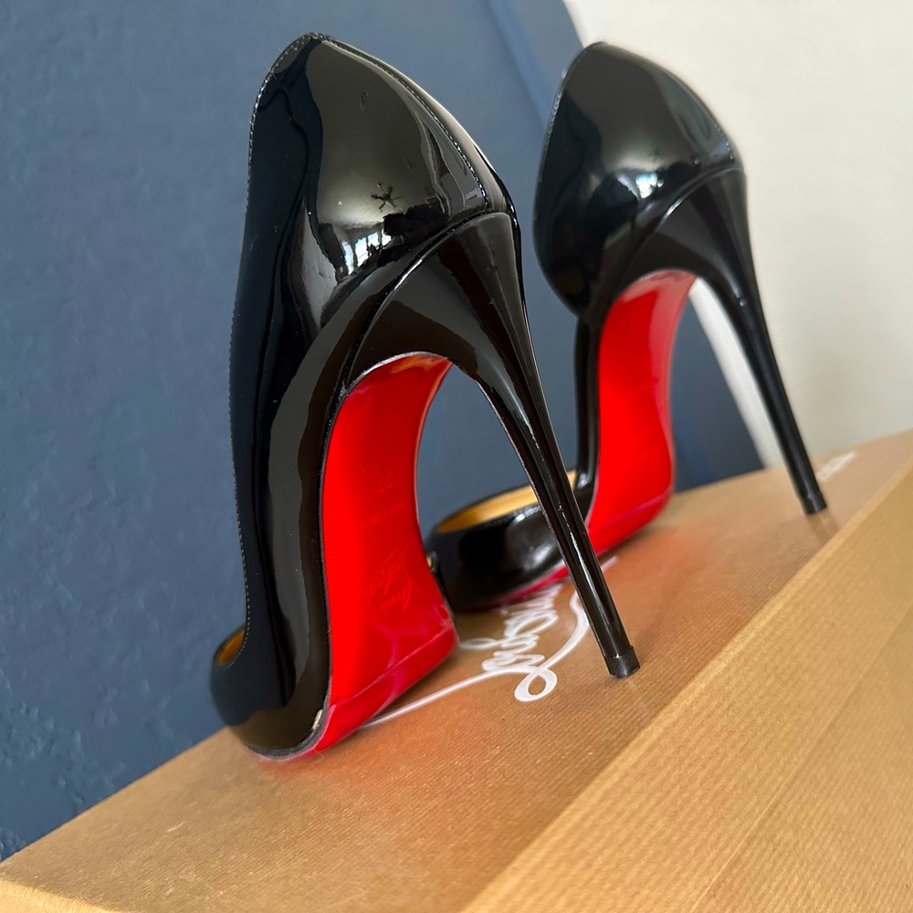 Like new Iriza Patent Open-Side Red Sole Pump